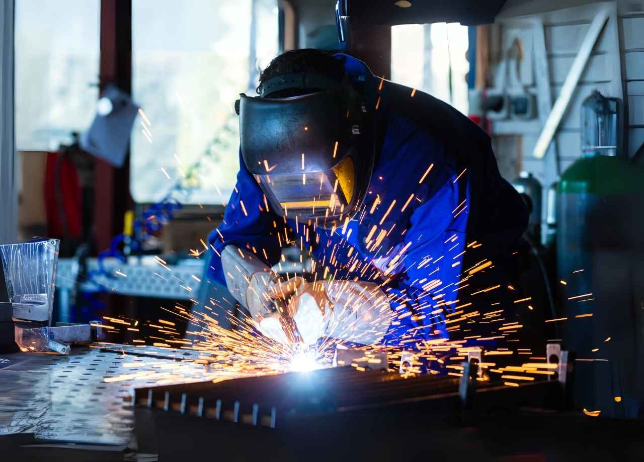 Reliable welding stinger with lead