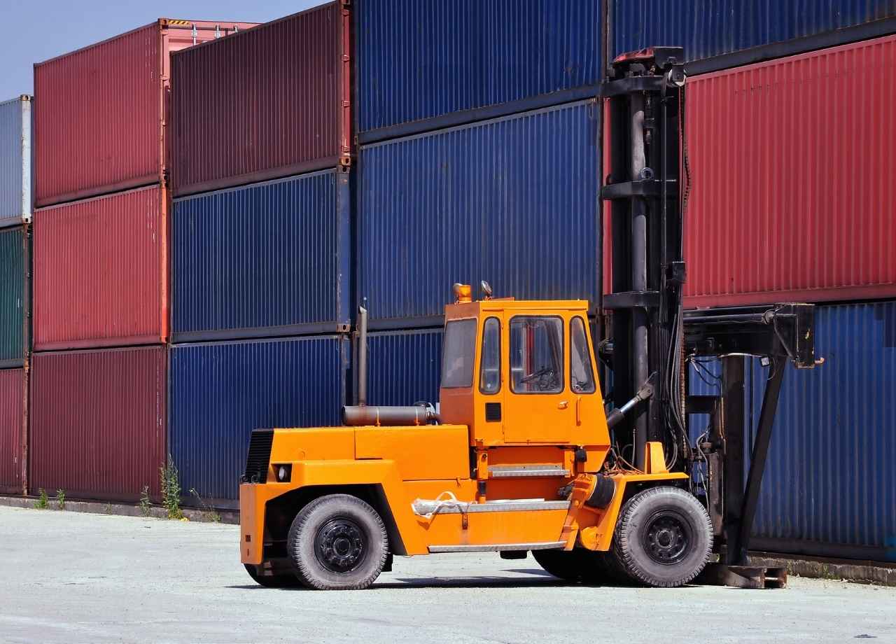 Warehouse Handling Equipment That Delivers Efficiency